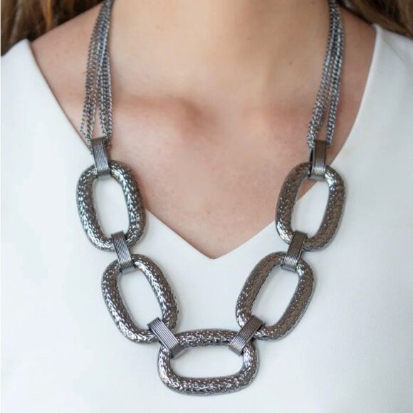Gunmetal Gray Chunky Link Adjustable Statement Necklace OSFM Costume Jewelry - Picture 3 of 3
